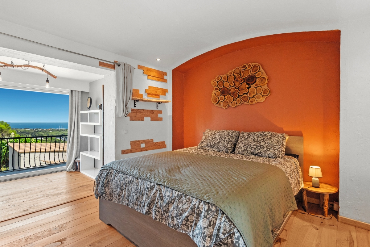 Maison de luxe à vendre à Antibes, 1 575 000 €, Photo 3