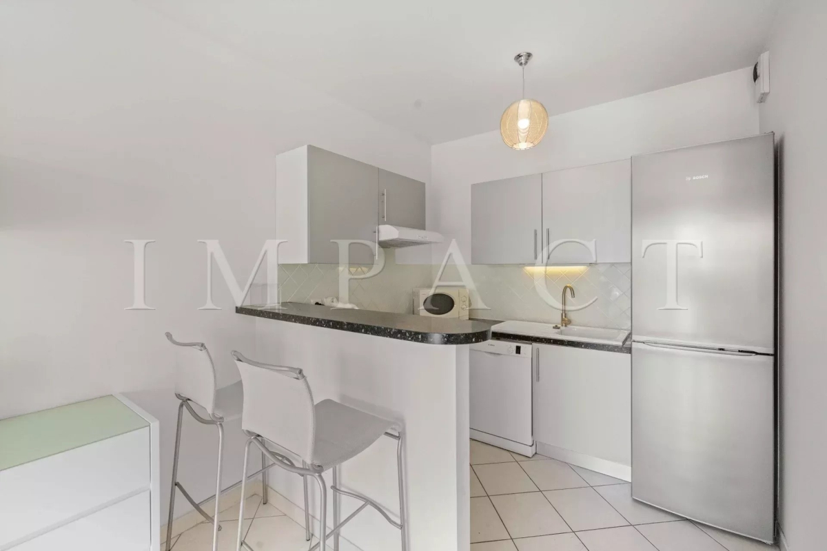 Luxury Apartment for sale in Cannes, 645 000 €, Photo 3