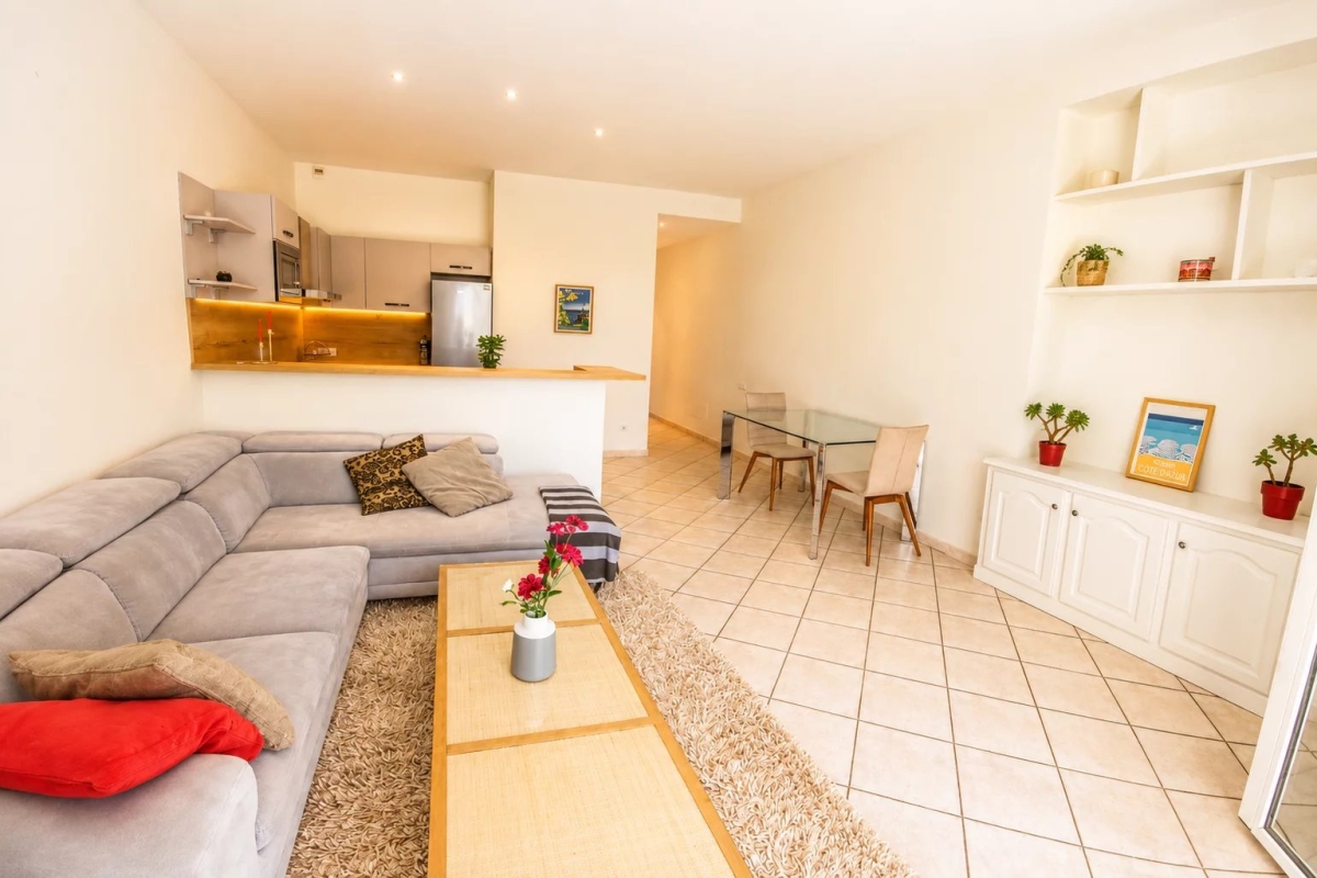 Luxury Apartment for sale in Beaulieu-sur-Mer, 659 000 €, Photo 3