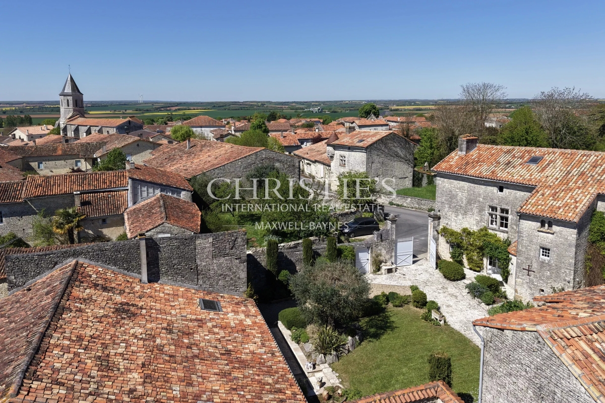 Luxury House for sale in Tusson, 996 400 €, Photo 3