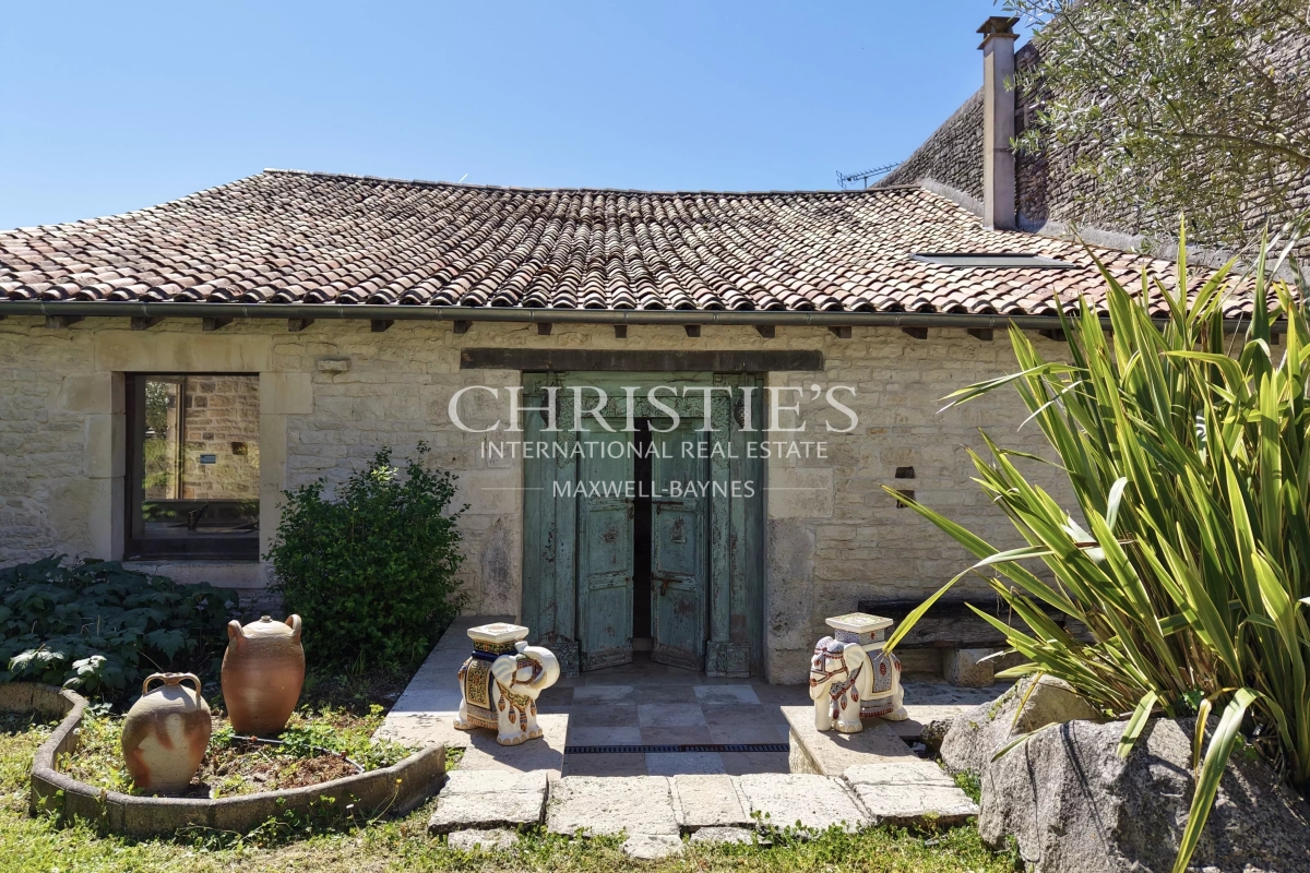 Luxury House for sale in Tusson, 996 400 €, Photo 6