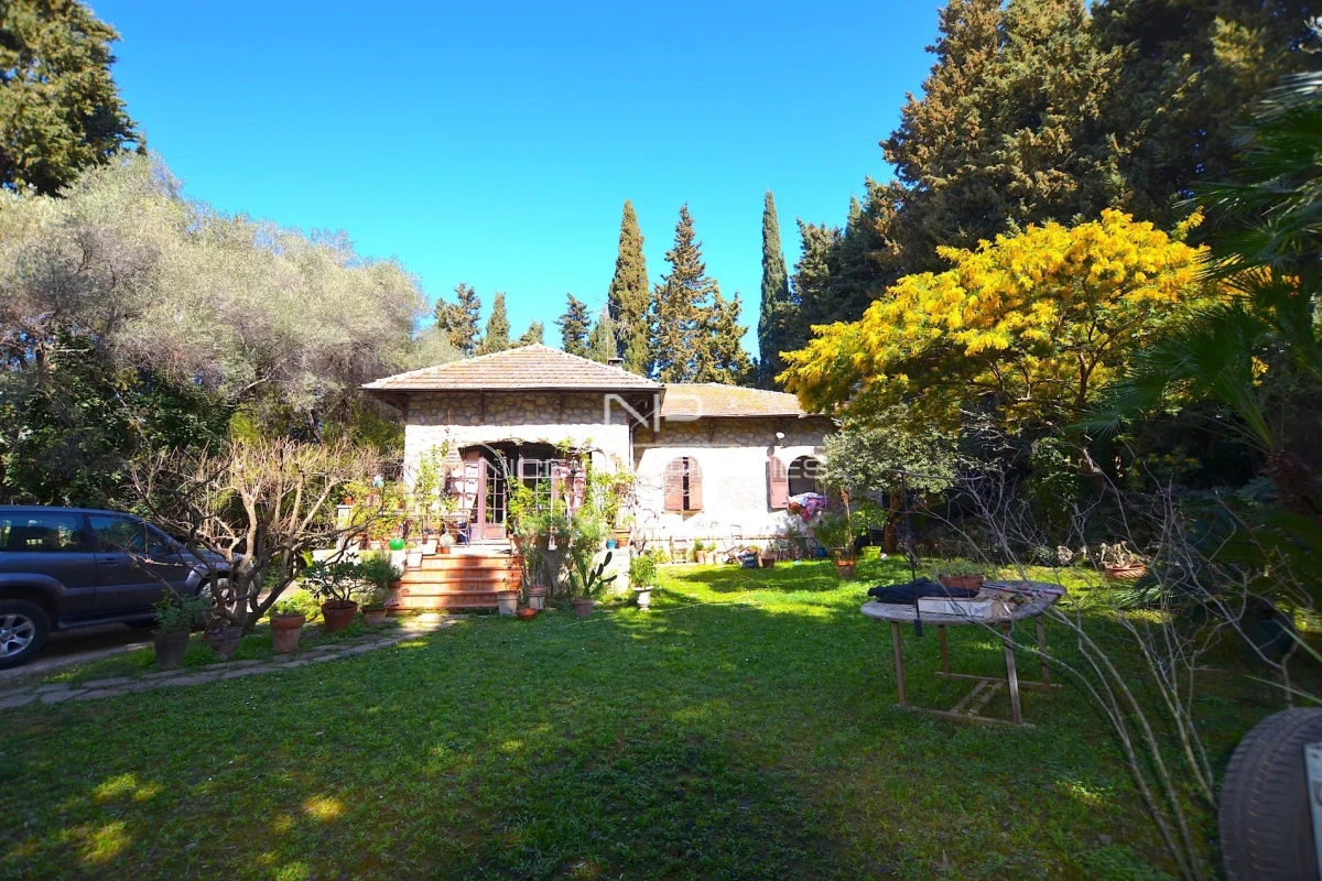Maison de luxe à vendre à Antibes, 950 000 €, Photo 1