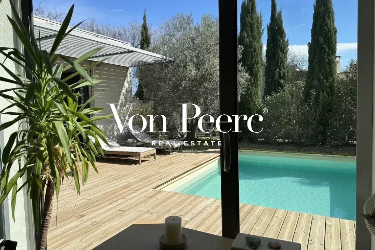 Luxury House for sale in Villeneuve-Lès-Avignon, 735 000 €, Photo 1