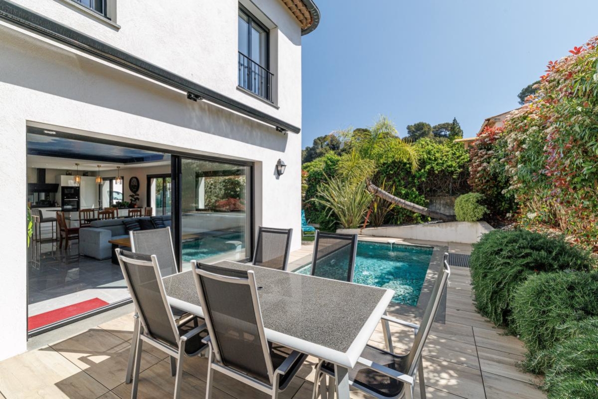 Maison de luxe à vendre à Villeneuve-Loubet, 945 000 €, Photo 1