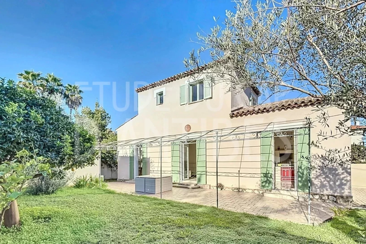 Maison de luxe à vendre à Antibes, 1 440 000 €, Photo 2