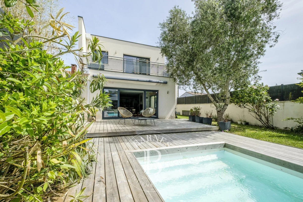 Maison de luxe à vendre à Bordeaux, 999 000 €, Photo 3