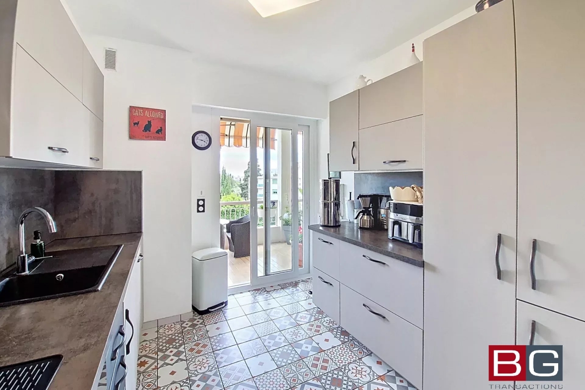 Luxury Apartment for sale in Antibes, 690 000 €, Photo 6