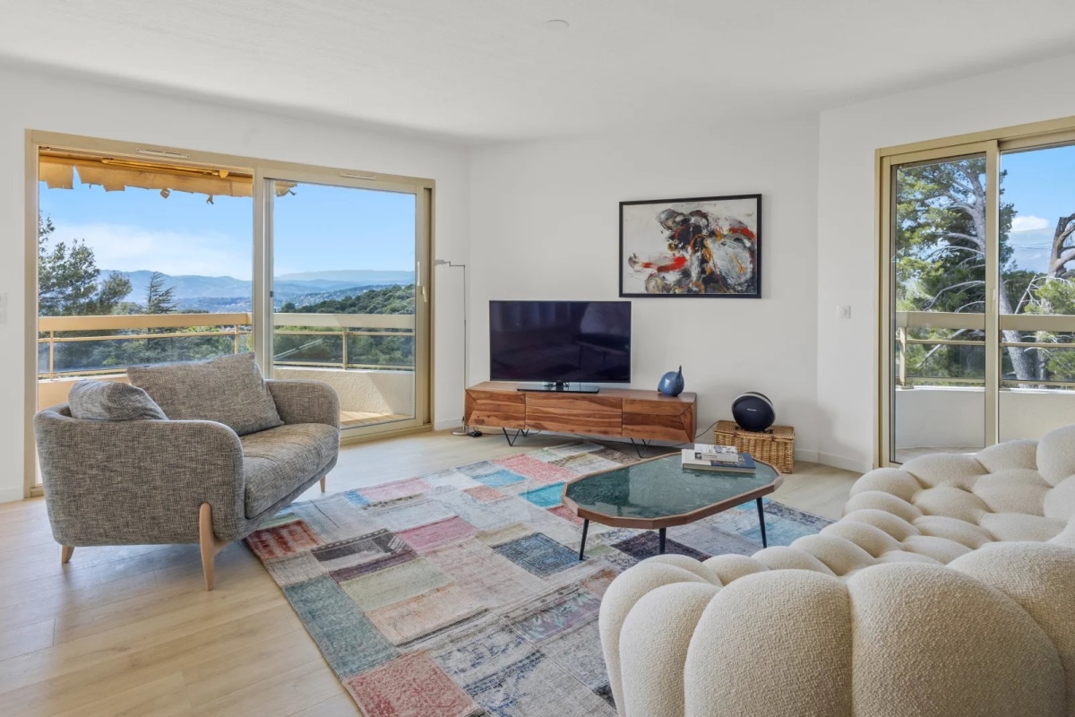 Luxury Apartment for sale in Mougins, 760 000 €, Photo 2
