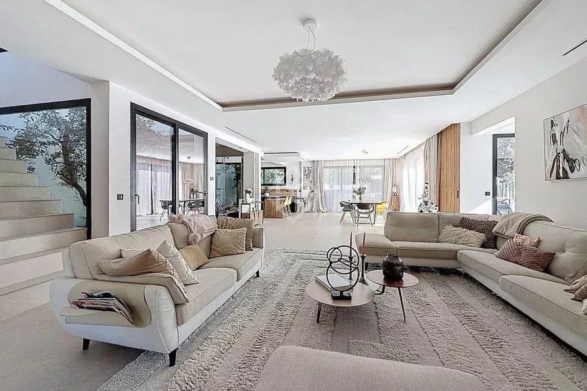Maison de luxe à vendre à Roquefort-les-Pins, 2 790 000 €, Photo 2