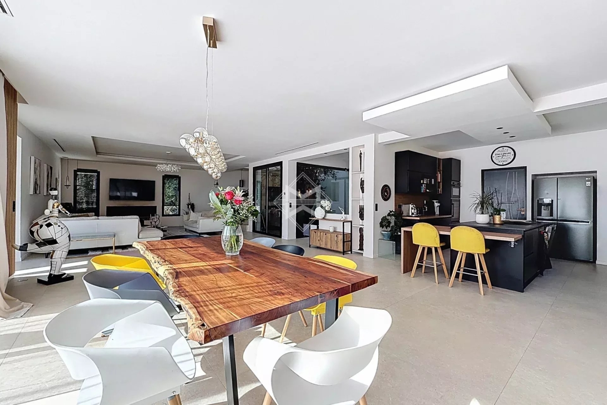 Maison de luxe à vendre à Roquefort-les-Pins, 2 790 000 €, Photo 3