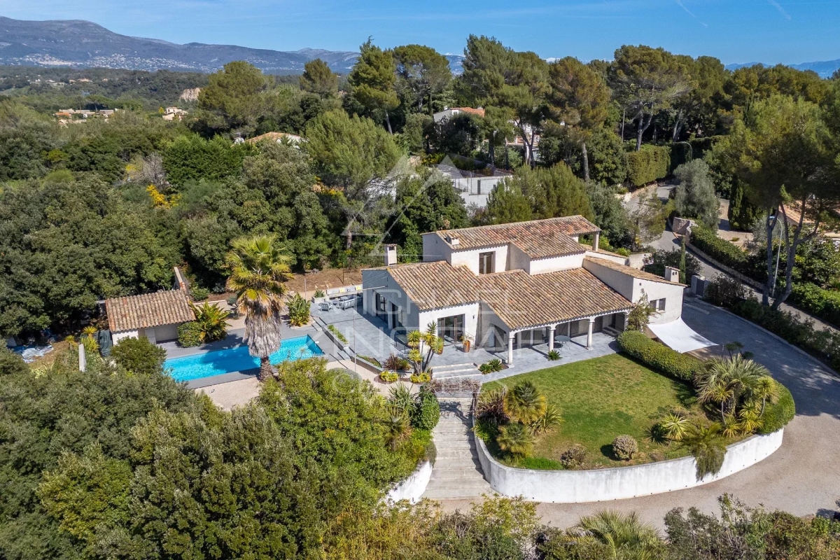Maison de luxe à vendre à Biot, 2 450 000 €, Photo 1