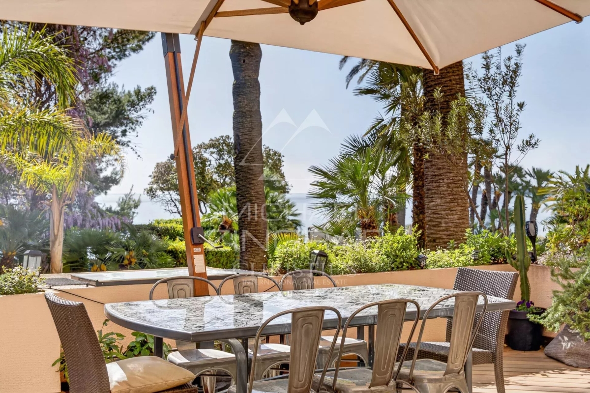 Luxury Apartment for sale in Cannes, 890 000 €, Photo 1