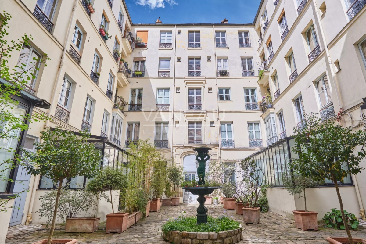 Luxury Apartment for sale in Paris 3ème, 530 000 €, Photo 1