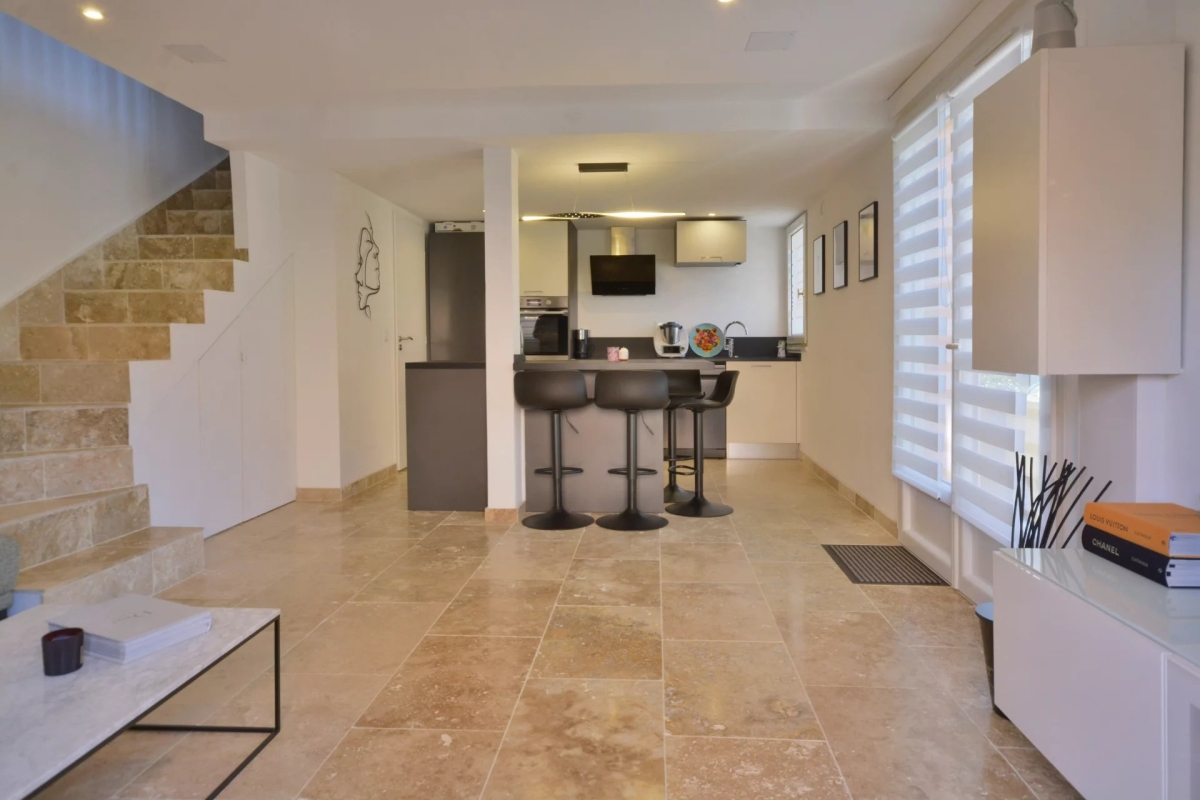 Maison de luxe à vendre à Grasse, 390 000 €, Photo 2