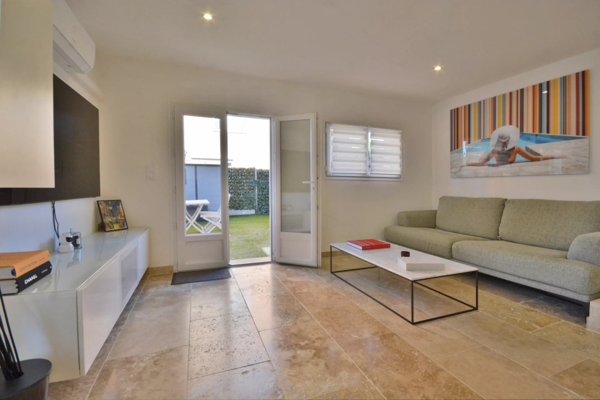 Maison de luxe à vendre à Grasse, 390 000 €, Photo 3