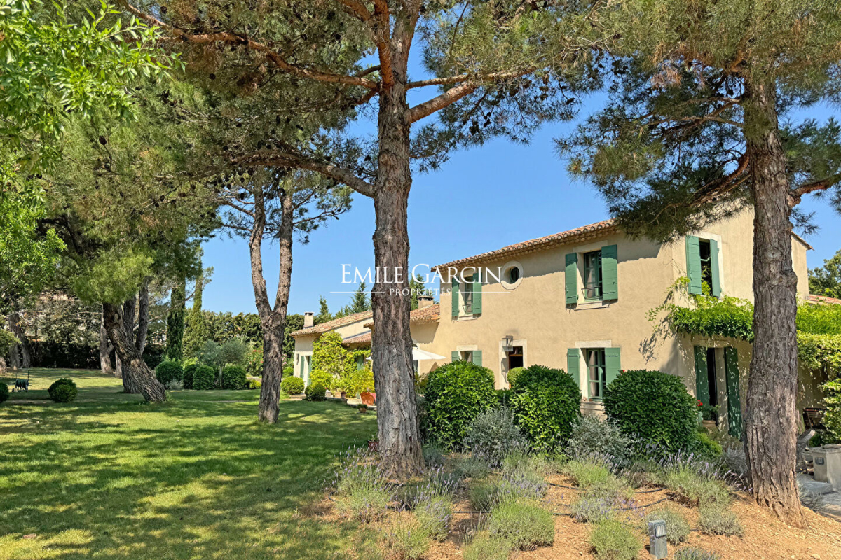 Luxury House for sale in Eygalières, 2 350 000 €, Photo 1