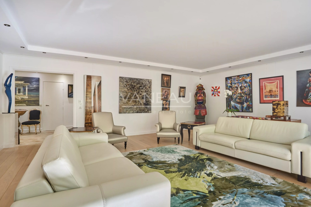 Luxury Apartment for sale in Neuilly-sur-Seine, 1 695 000 €, Photo 3