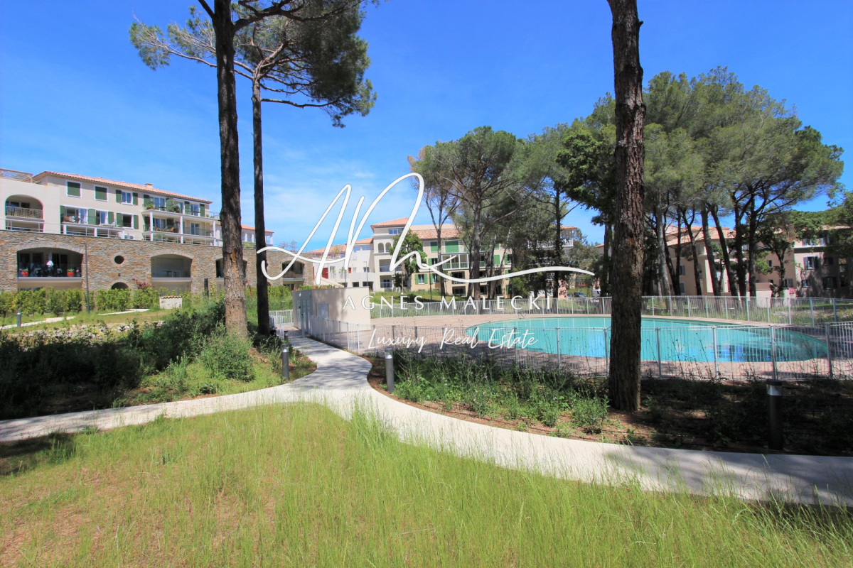 Luxury Apartment for sale in Cavalaire-sur-Mer, 504 000 €, Photo 5