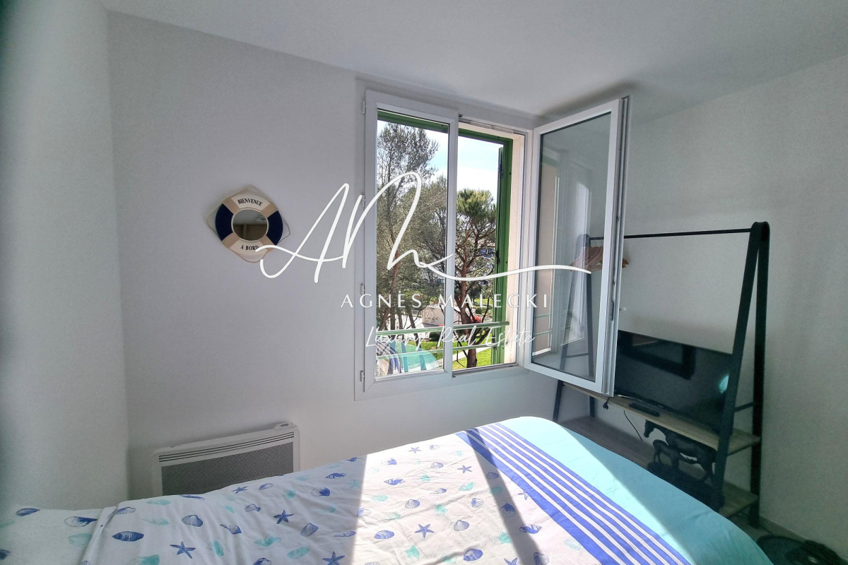 Luxury Apartment for sale in Cavalaire-sur-Mer, 504 000 €, Photo 7