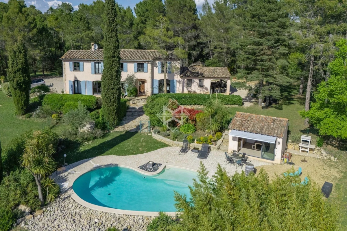 Luxury House for sale in Tourrettes, 1 190 000 €, Photo 1
