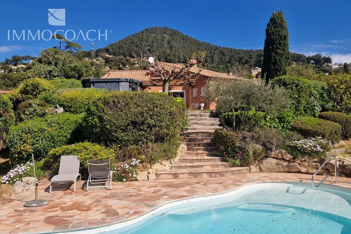 Luxury House for sale in Carqueiranne, 1 595 000 €, Photo 1
