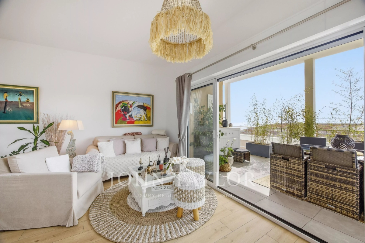 Luxury Apartment for sale in Villeneuve-Loubet, 514 000 €, Photo 2