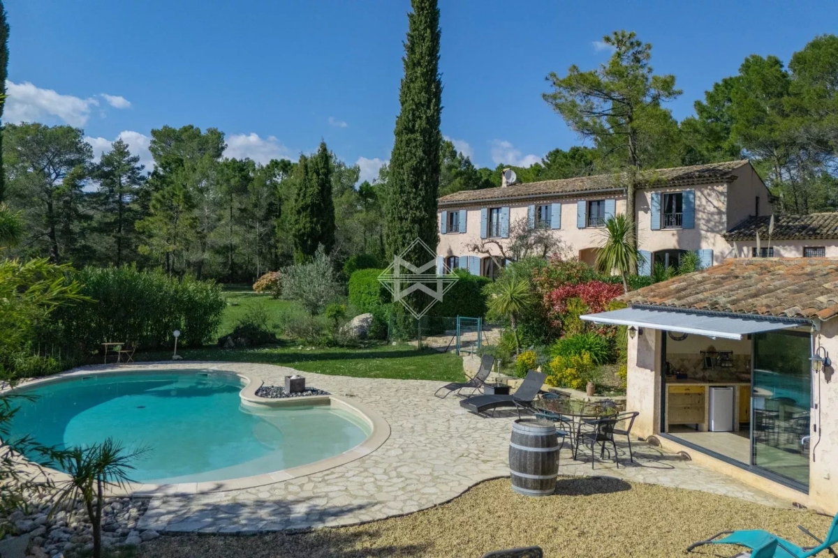 Luxury House for sale in Tourrettes, 1 190 000 €, Photo 2