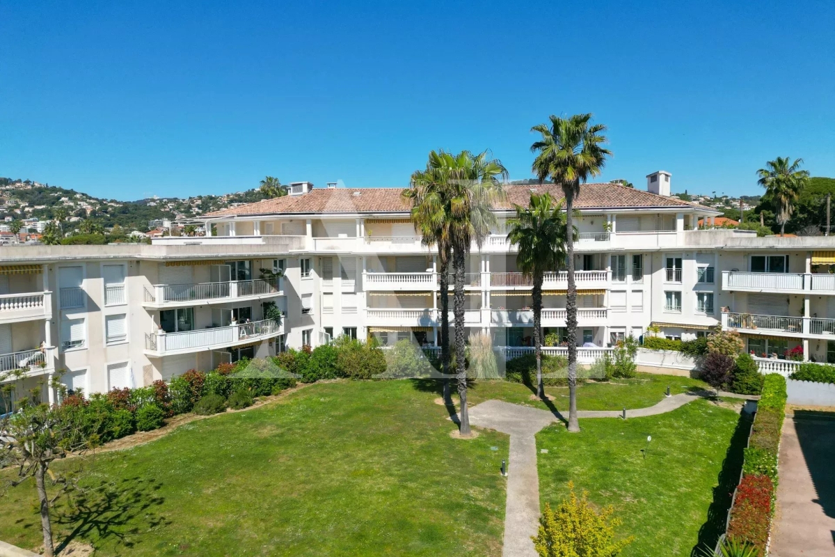 Appartement de luxe à vendre à Le Golfe Juan, 250 000 €, Photo 1