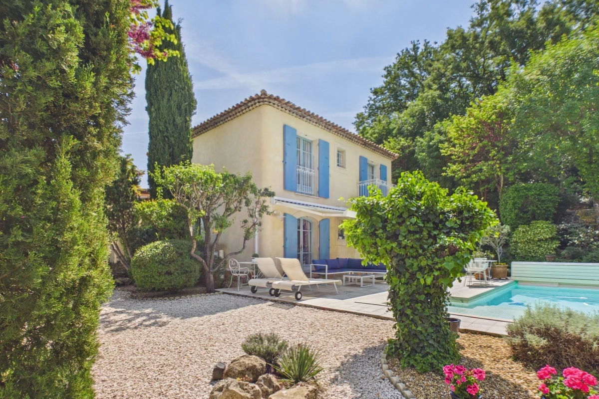 Maison de luxe à vendre à Aix-en-Provence, 1 200 000 €, Photo 1