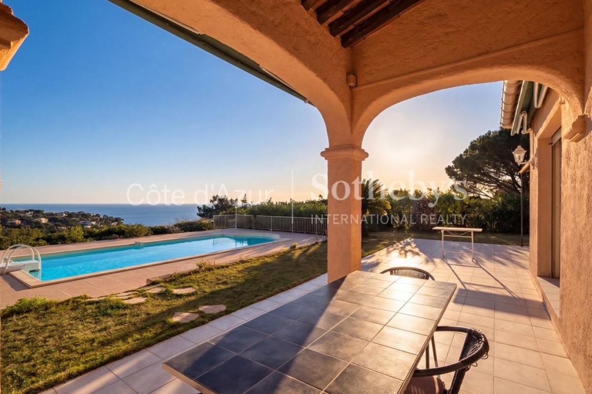 Luxury House for sale in Les Issambres, 1 170 000 €, Photo 2