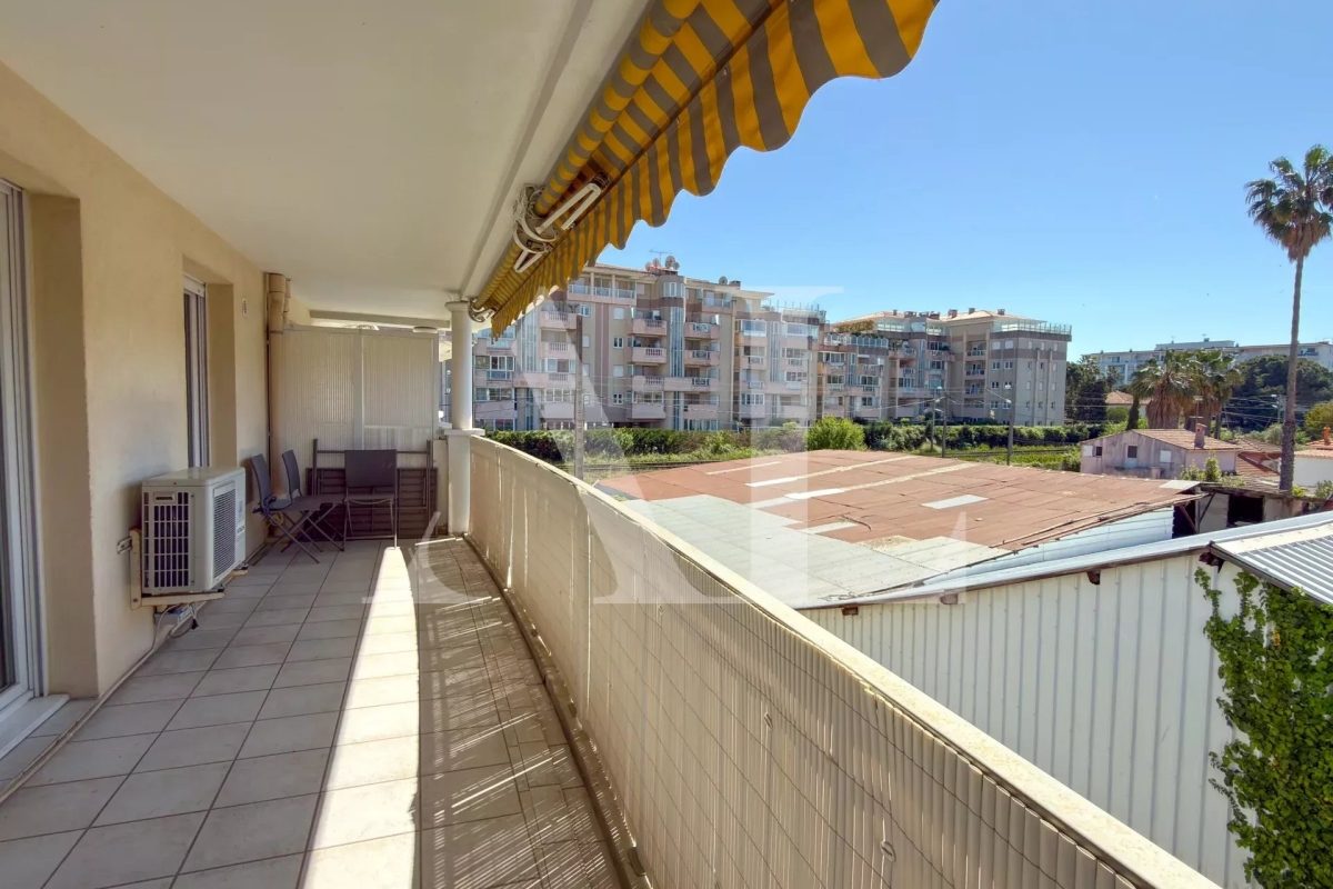 Appartement de luxe à vendre à Le Golfe Juan, 250 000 €, Photo 3