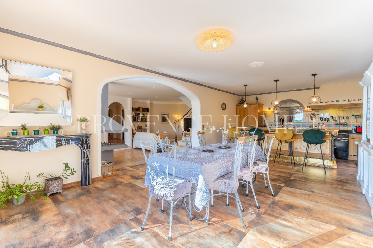 Maison de luxe à vendre à Robion, 1 350 000 €, Photo 5