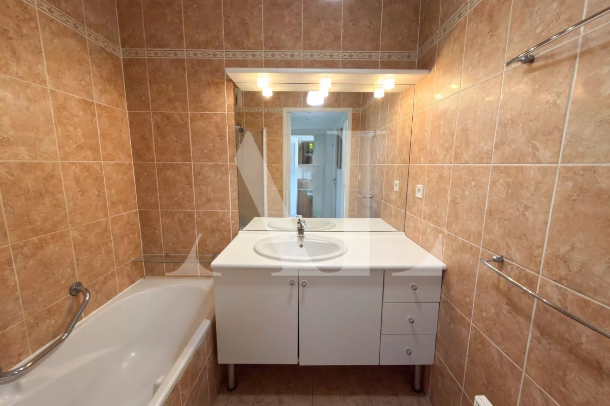 Appartement de luxe à vendre à Le Golfe Juan, 250 000 €, Photo 6