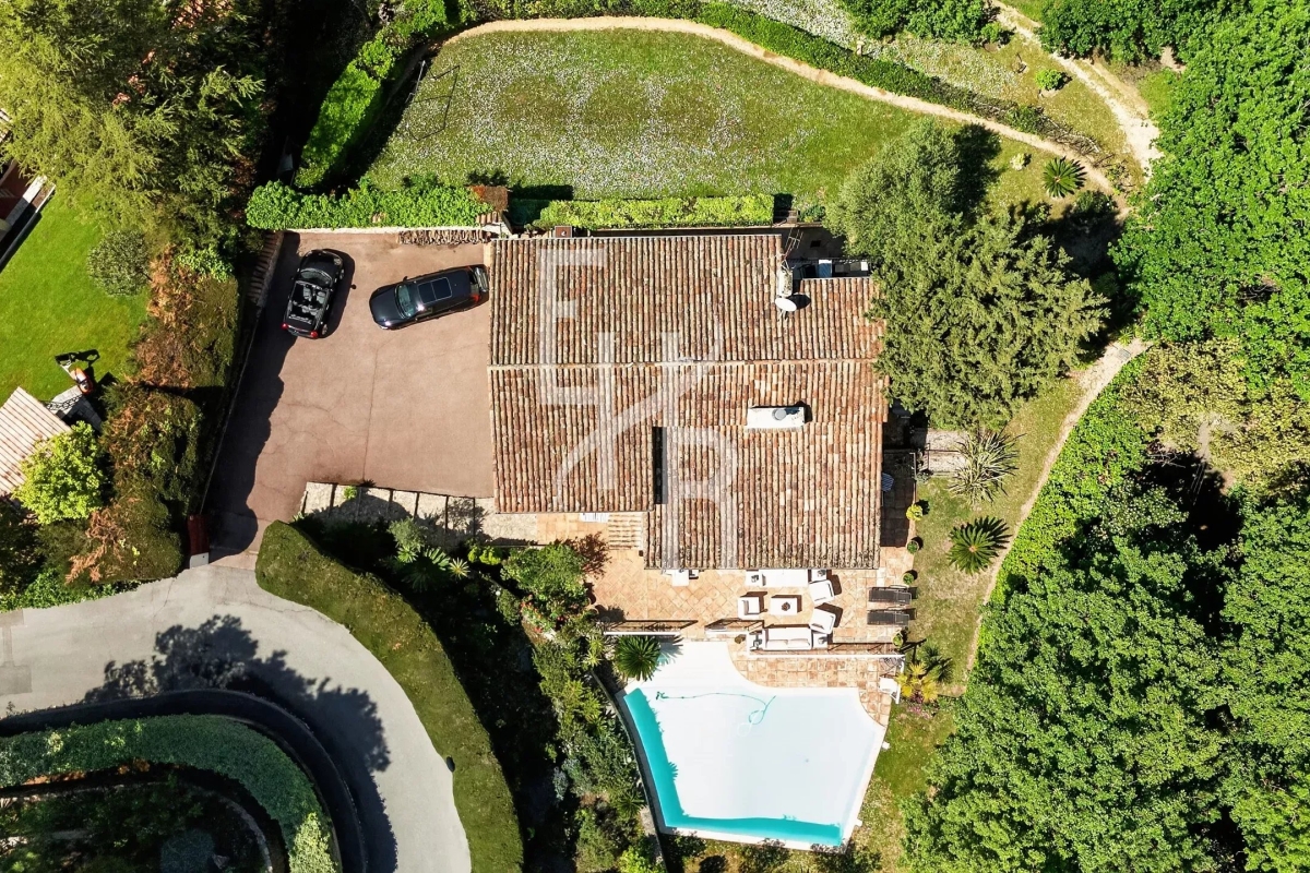 Luxury House for sale in Mougins, 1 375 000 €, Photo 2