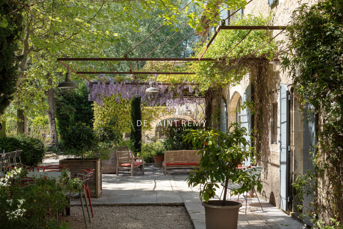 Maison de luxe à vendre à Saint-Rémy-de-Provence, 3 360 000 €, Photo 1