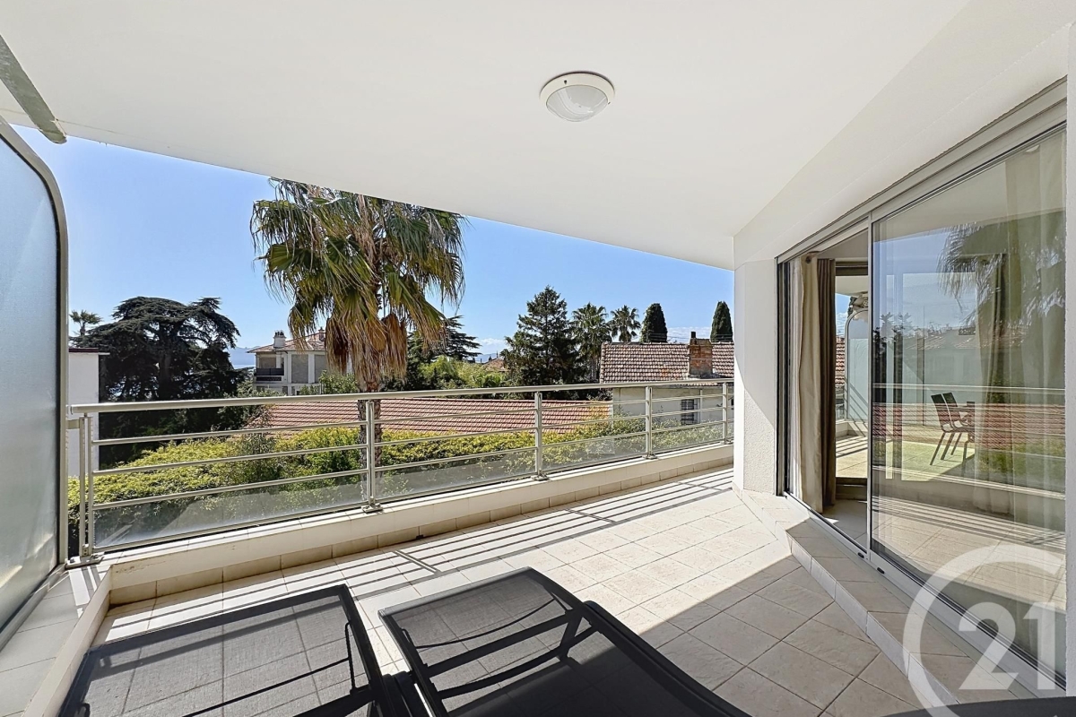 Luxury Apartment for sale in Cannes, 742 000 €, Photo 2