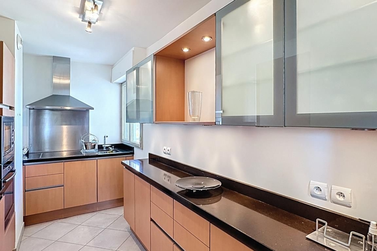 Luxury Apartment for sale in Cannes, 742 000 €, Photo 6