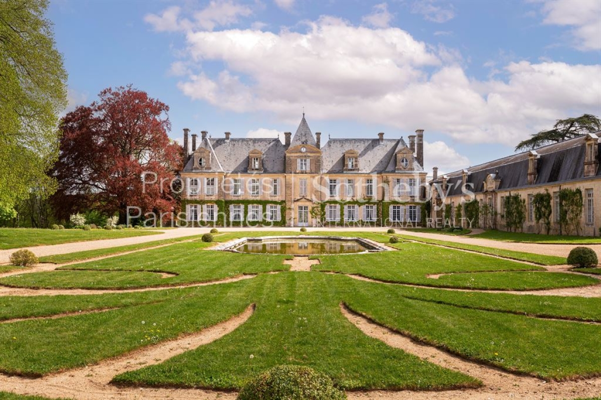 Luxury House for sale in Curzay-sur-Vonne, 10 300 000 €, Photo 4
