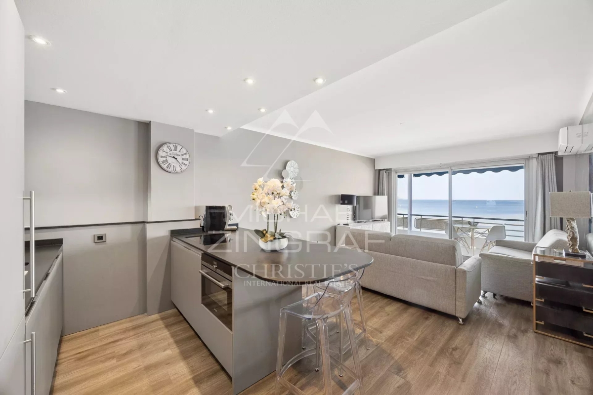 Luxury Apartment for sale in Antibes, 795 000 €, Photo 5