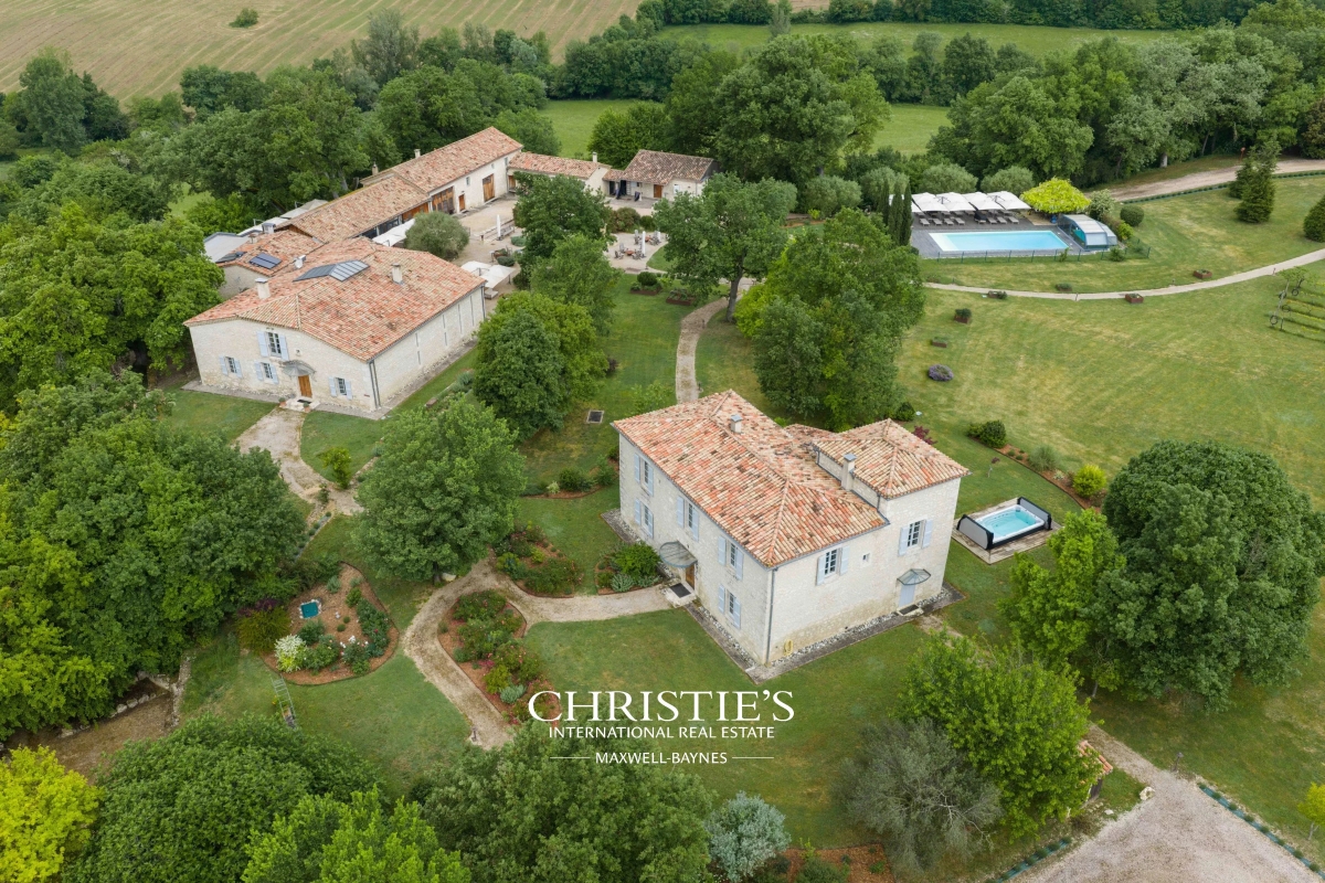 Luxury House for sale in Avezan, 2 210 500 €, Photo 2