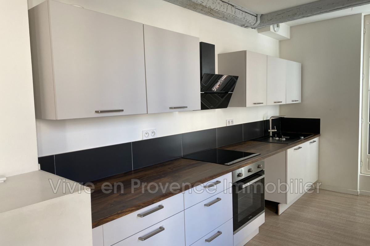 Luxury Apartment for sale in Carpentras, 172 000 €, Photo 1