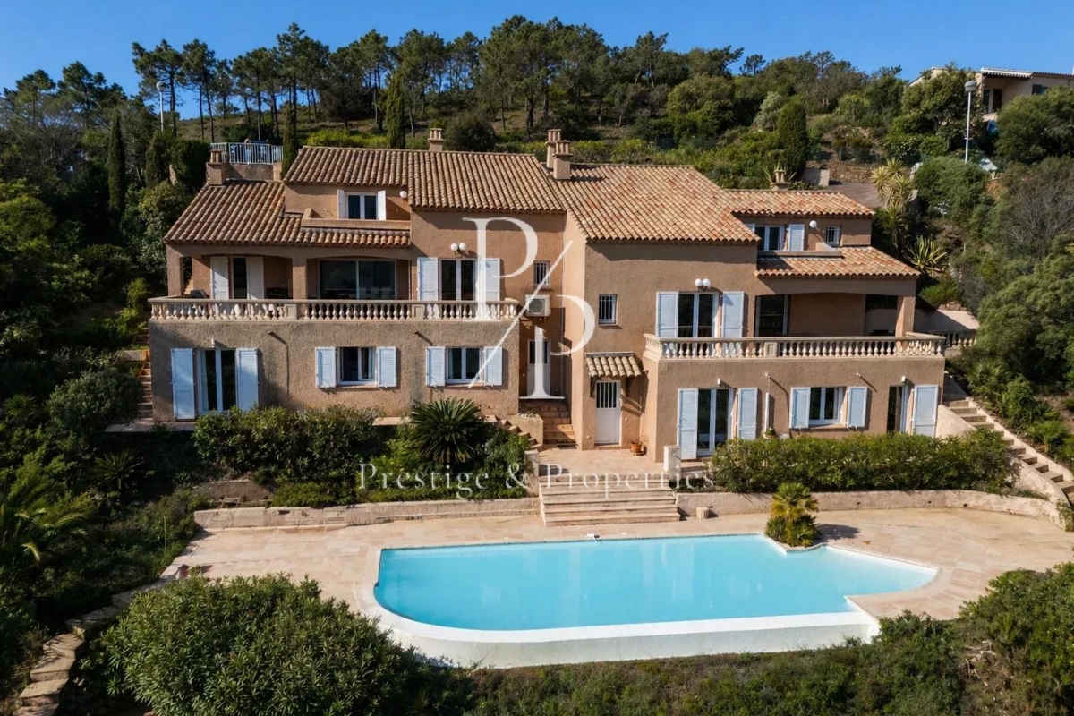 Maison de luxe à vendre à Saint-Raphaël, 1 650 000 €, Photo 2