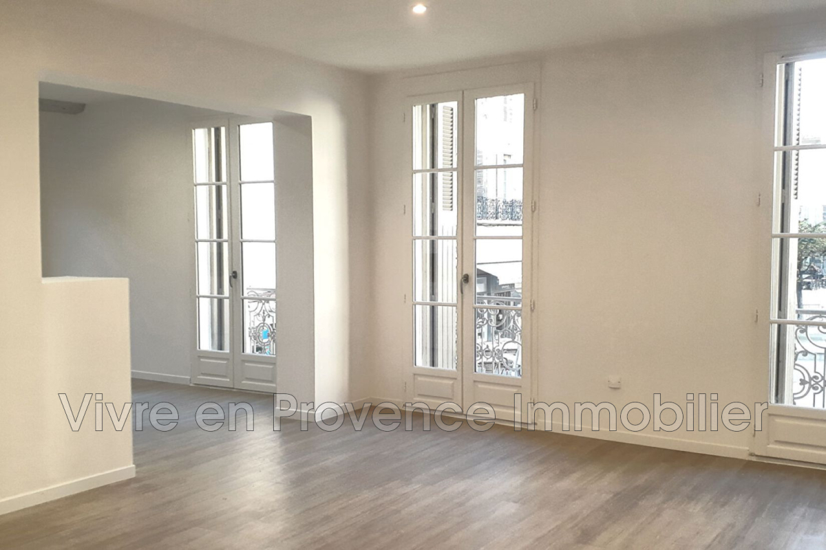 Luxury Apartment for sale in Carpentras, 172 000 €, Photo 2
