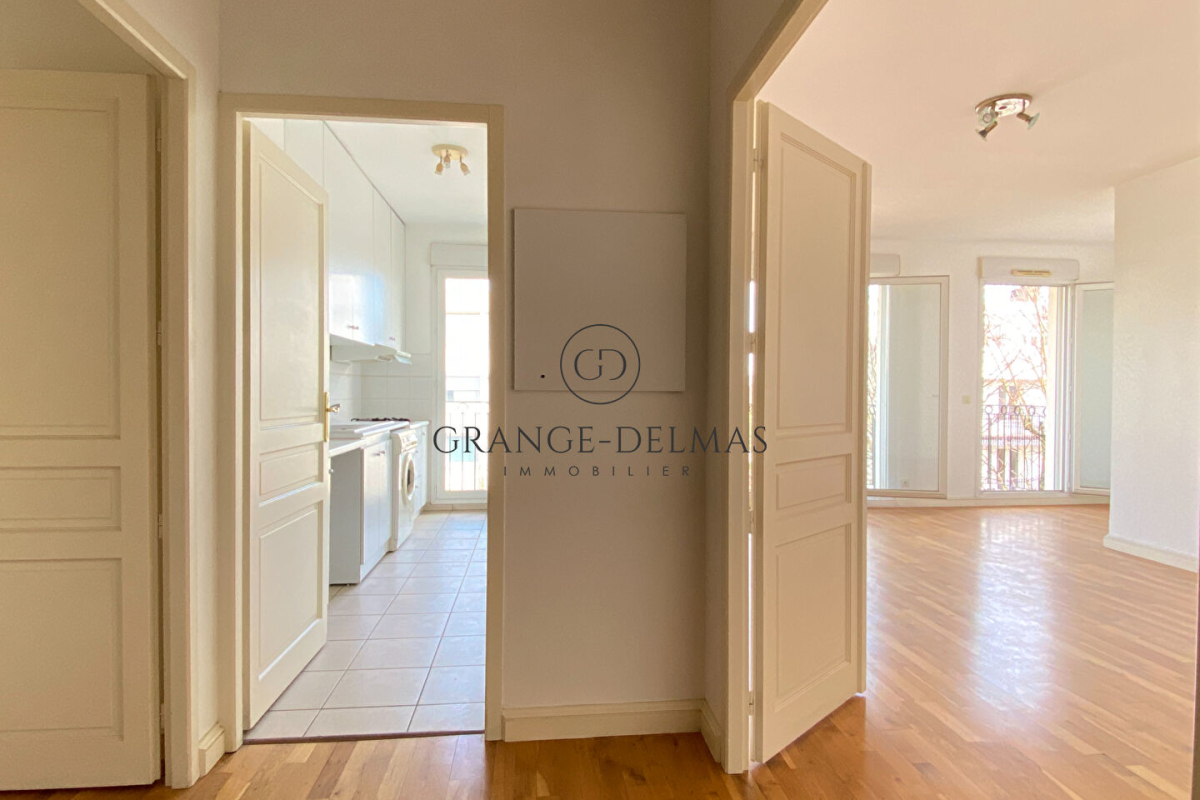 Appartement de luxe à vendre à Bordeaux, 299 000 €, Photo 3