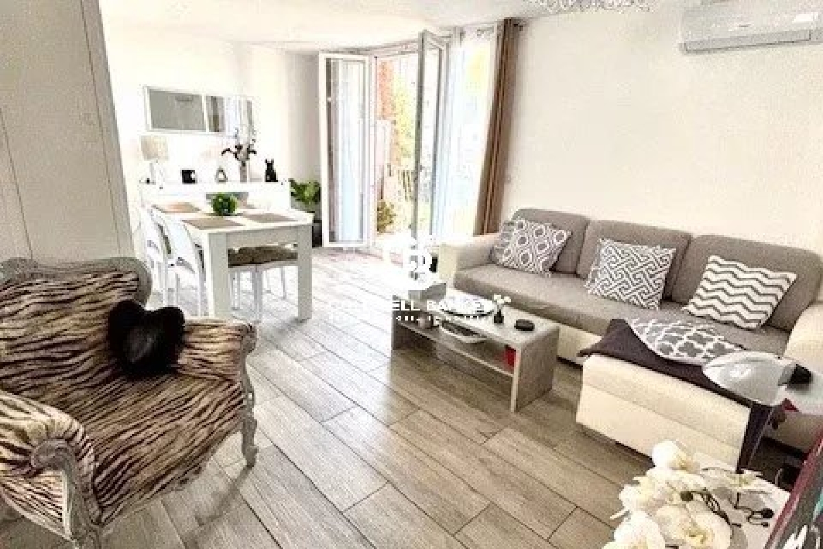 Appartement de luxe à vendre à Saint-Raphaël, 280 000 €, Photo 3