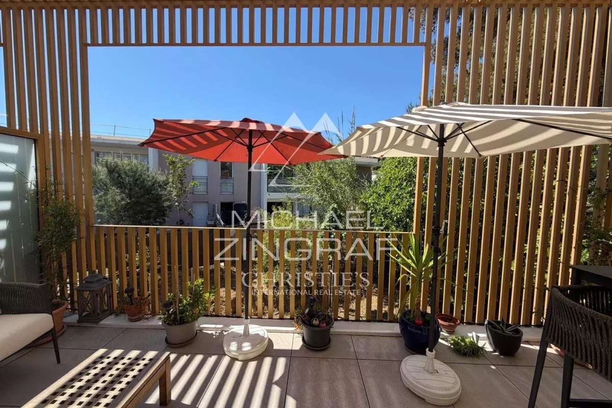 Luxury Apartment for sale in Cavalaire-sur-Mer, 450 000 €, Photo 3