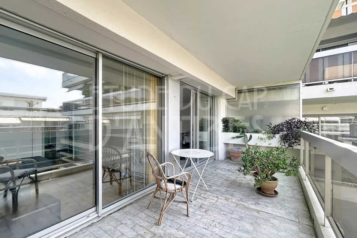 Luxury Apartment for sale in Antibes, 395 000 €, Photo 4