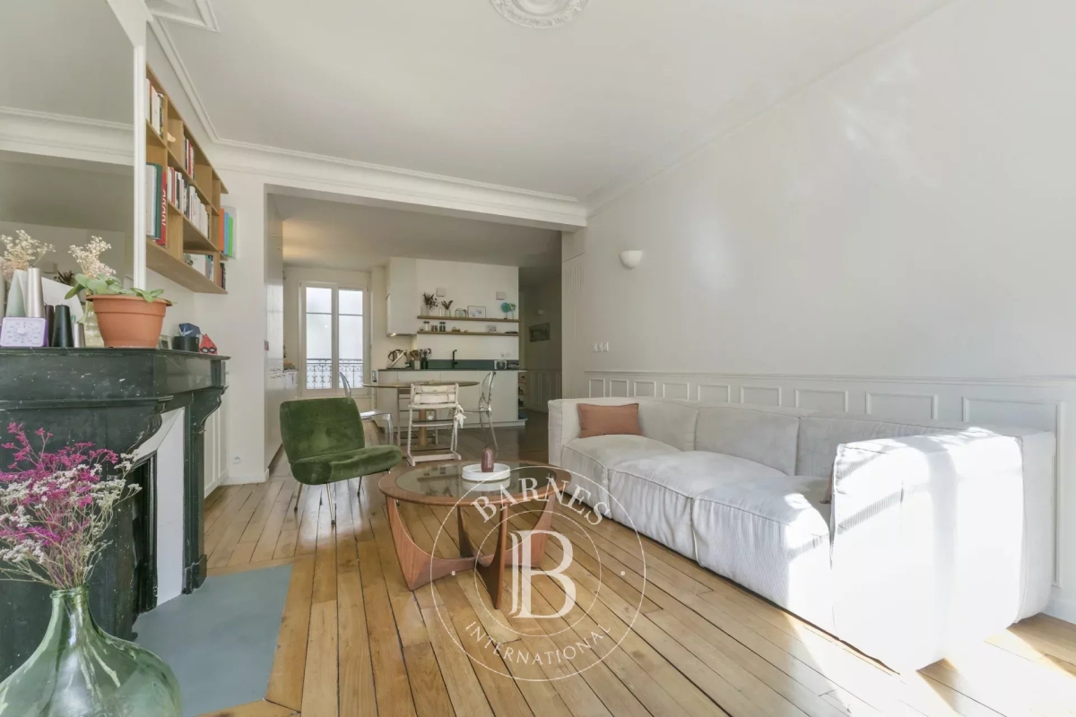 Luxury Apartment for sale in Paris 11Ème, 830 000 €, Photo 1