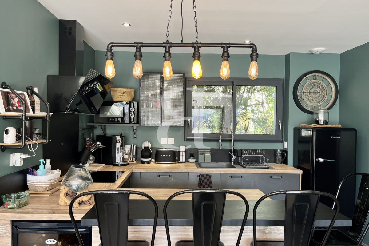 Maison de luxe à vendre à Saint Étienne-du-Grès, 669 000 €, Photo 7