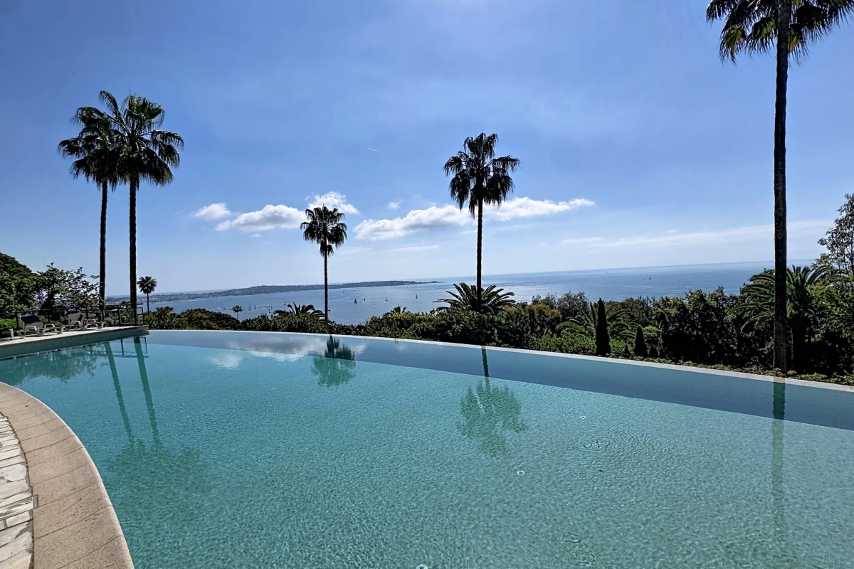 Luxury Apartment for sale in Vallauris, 1 095 000 €, Photo 1